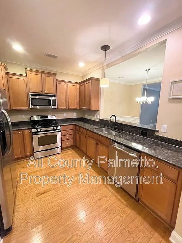 3 bed, 2.5 bath, 1784 sqft, $2,950 — Photo 1