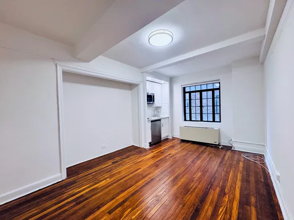 5 Tudor City Place 1510 image 1 of 11