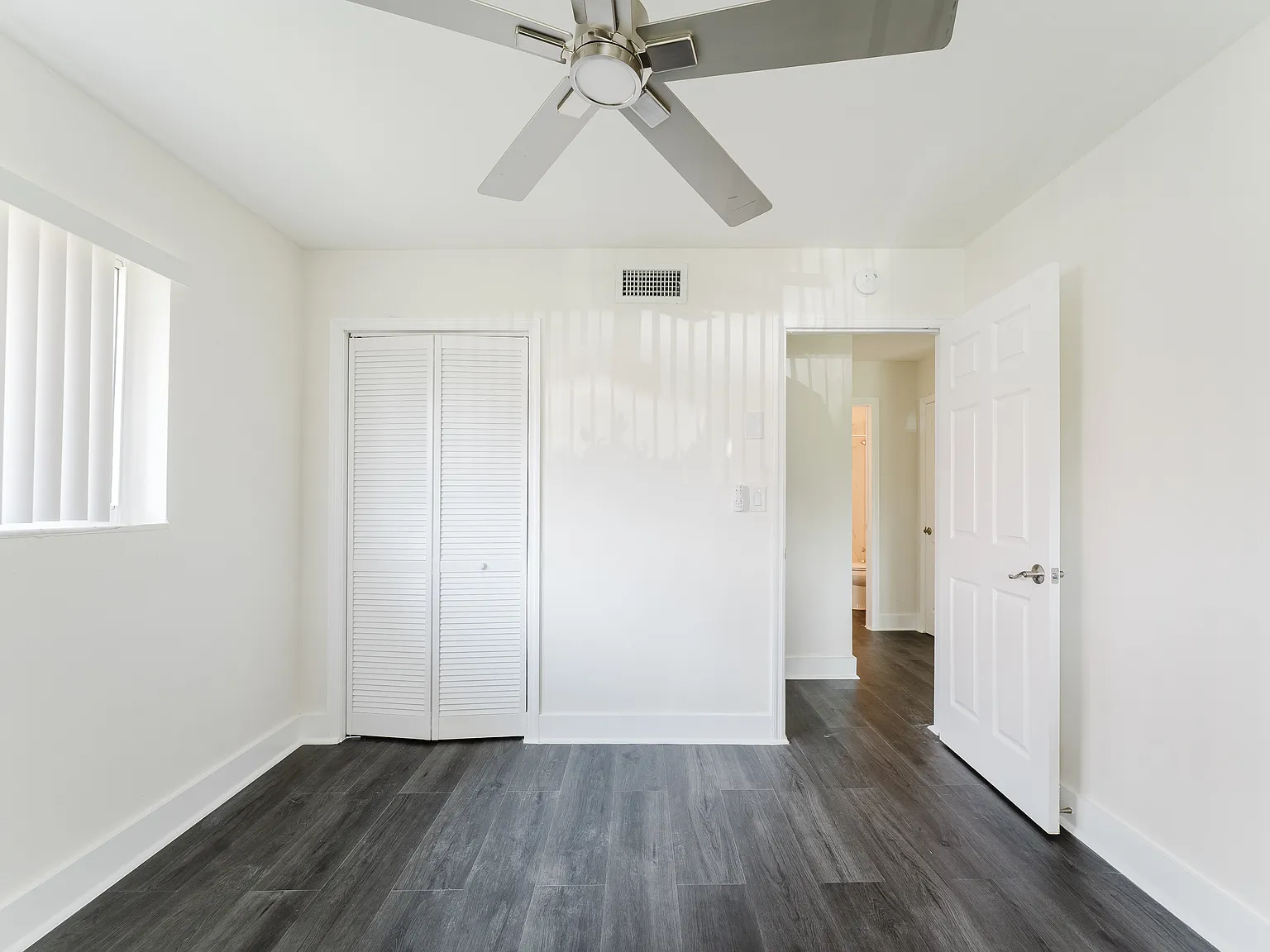 2 bed, 1179 sqft, $2,200 — Photo 3