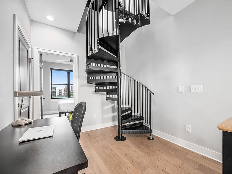 271 Neruda Ave — Photo 50