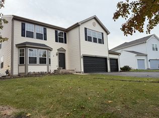 1015 Bayhill Ln, Shorewood, IL 60404