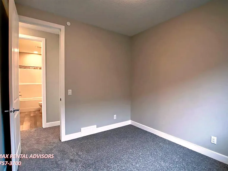 143 Lucas Ter NW #UPPER — Photo 17