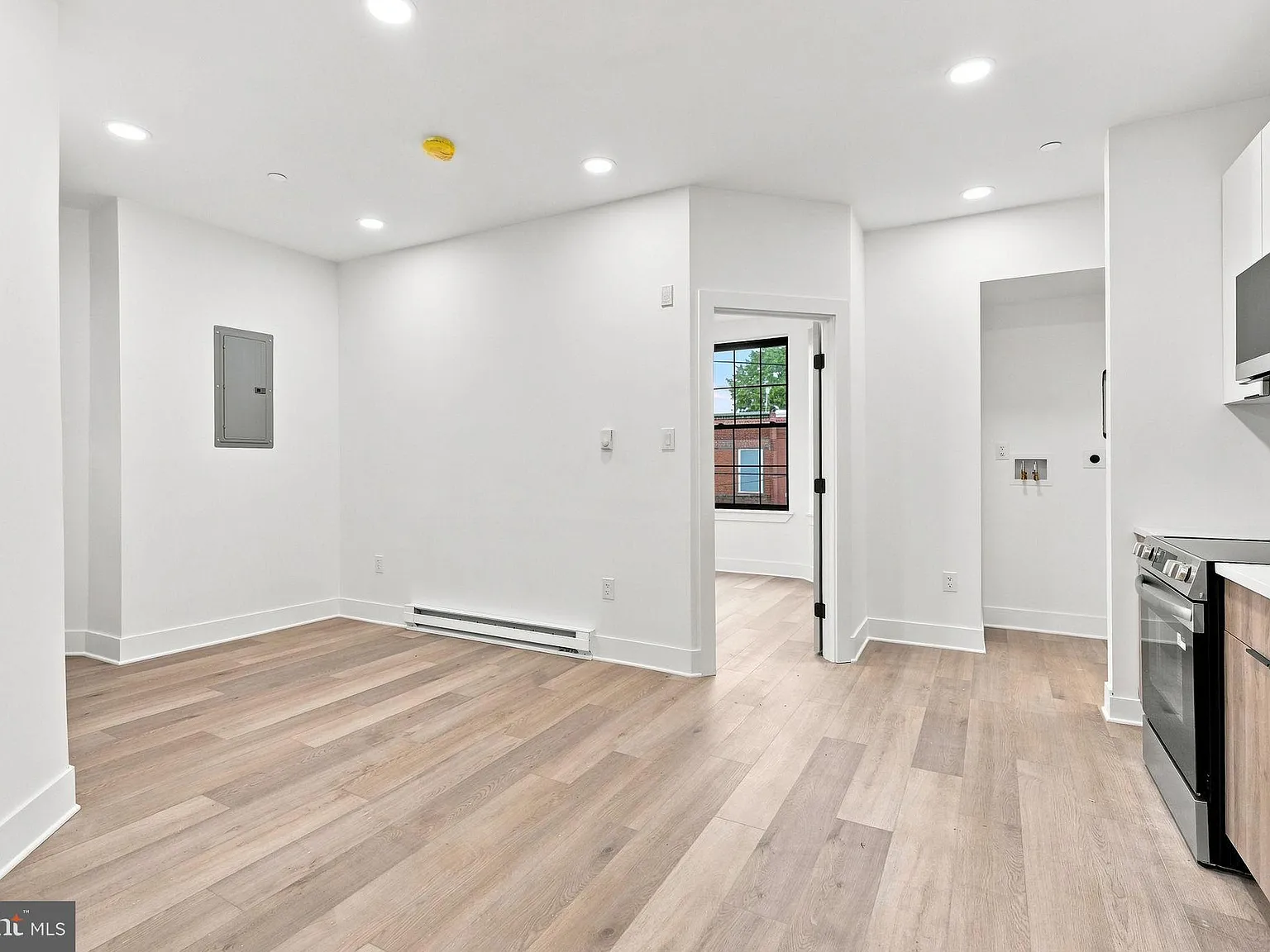 1 bed, 1.0 bath, 500 sqft, $1,150 — Photo 3