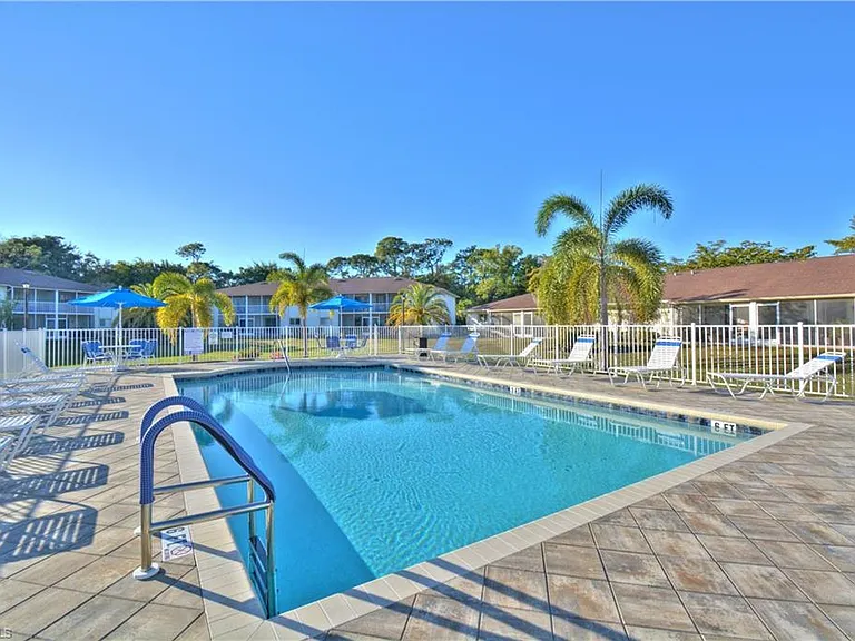2360 Naples Trace Cir #6 — Photo 16