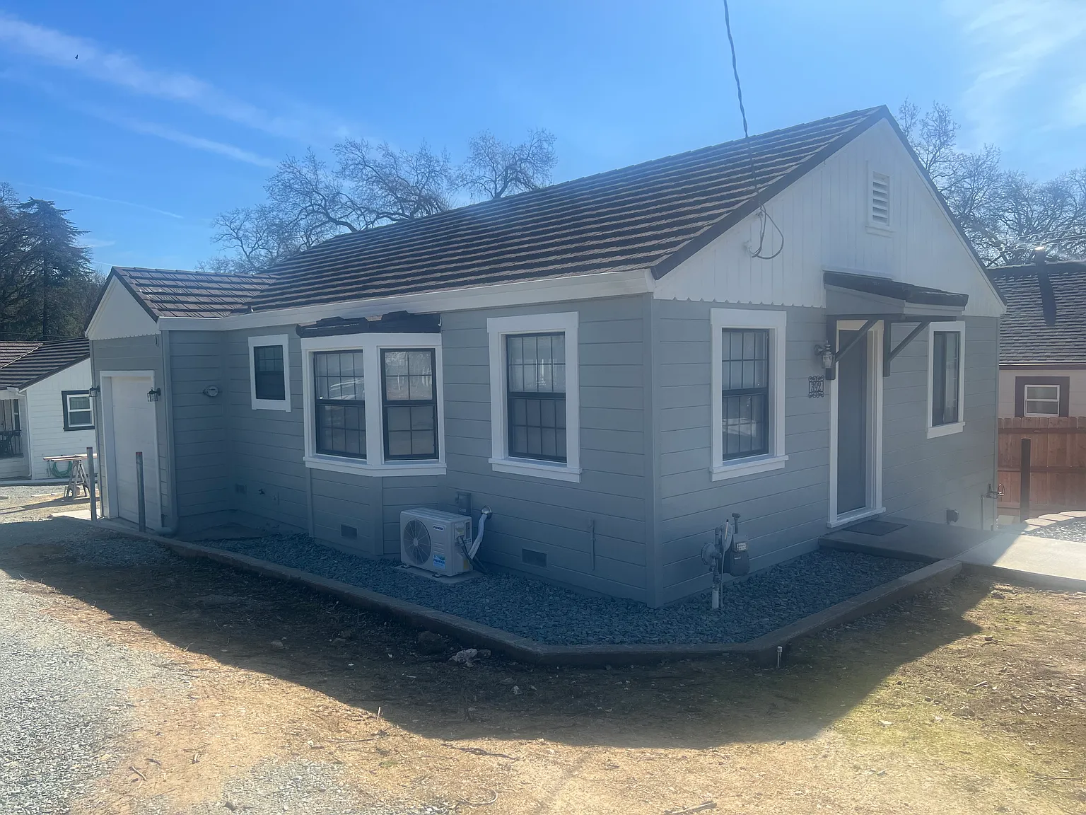 392 Robert Ave — Photo 3
