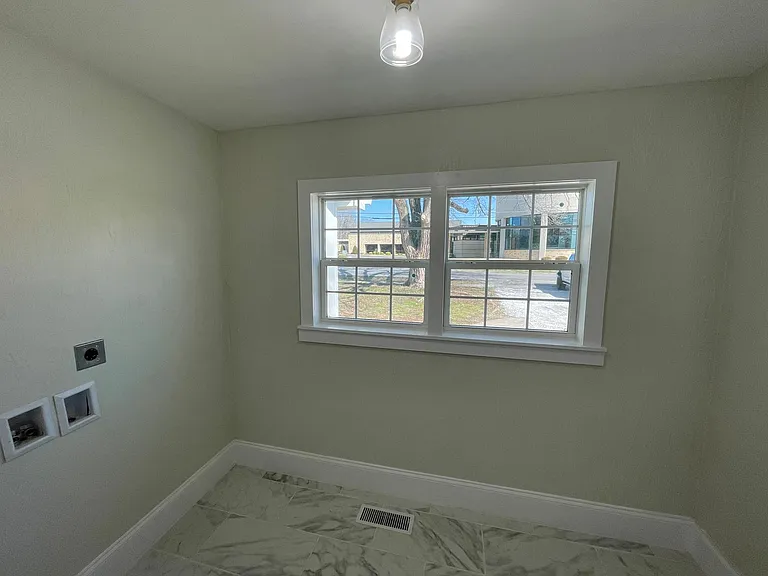 428 W Broadmoor St — Photo 19