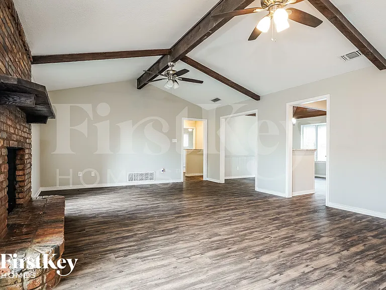 419 Buckingham Pl — Photo 5