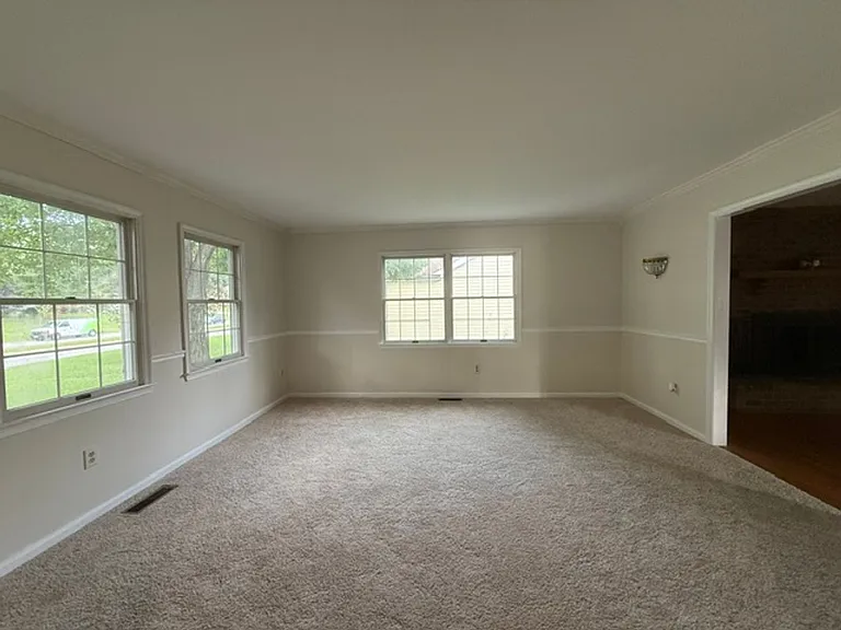 2788 Pinewood Dr — Photo 4