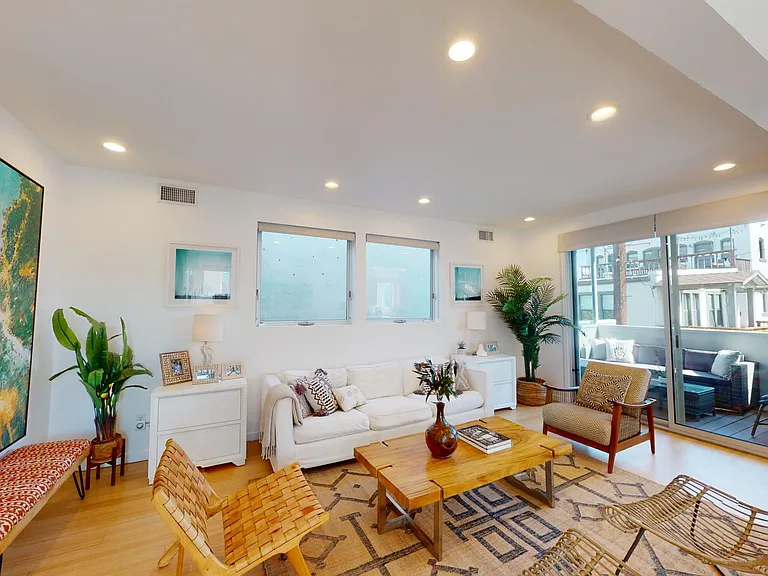 1410 Pacific Ave — Photo 9