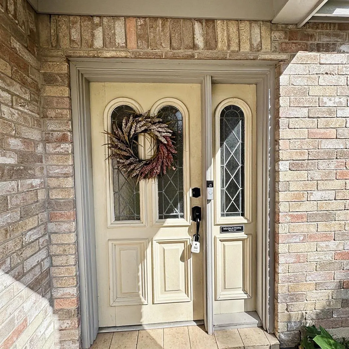 4 bed, 2.5 bath, 2397 sqft, $2,299 — Photo 3