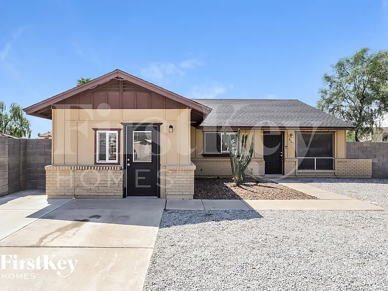 4745 W Morrow Dr — Photo 1