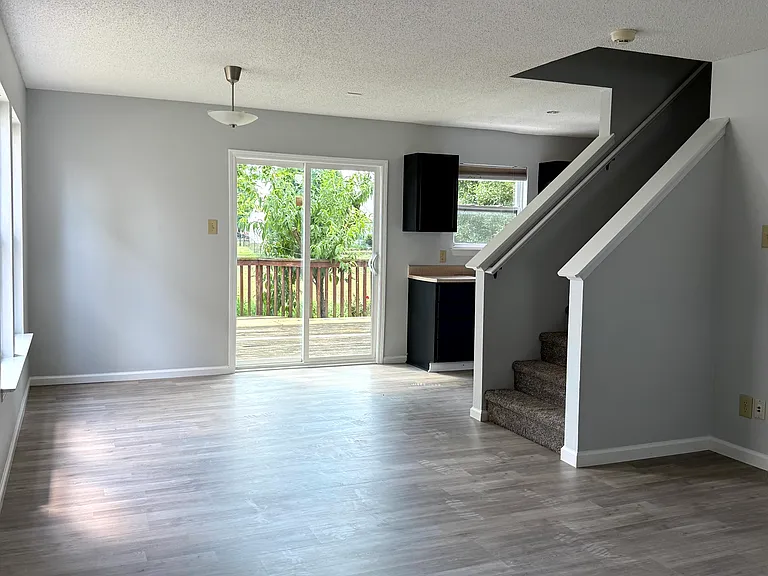 6734 Waverhill Dr — Photo 9