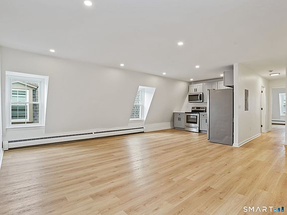 4th image of 678 Atlantic St APT 3