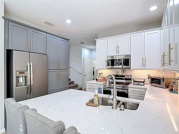 3rd image of 8123 Stone Path Way