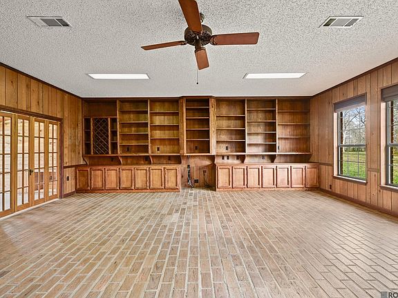 3rd image of 13389 Bluff Rd