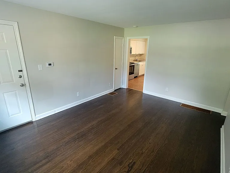 2912 Moran Pl — Photo 3