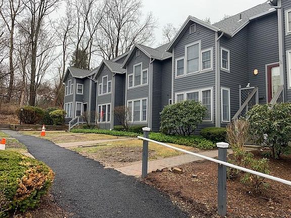 2nd image of 29 Amity Pl