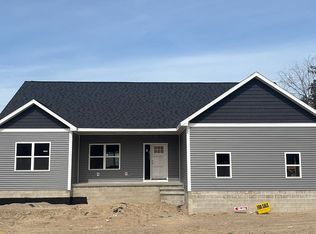 1006 Country Club Dr, Port Austin, MI