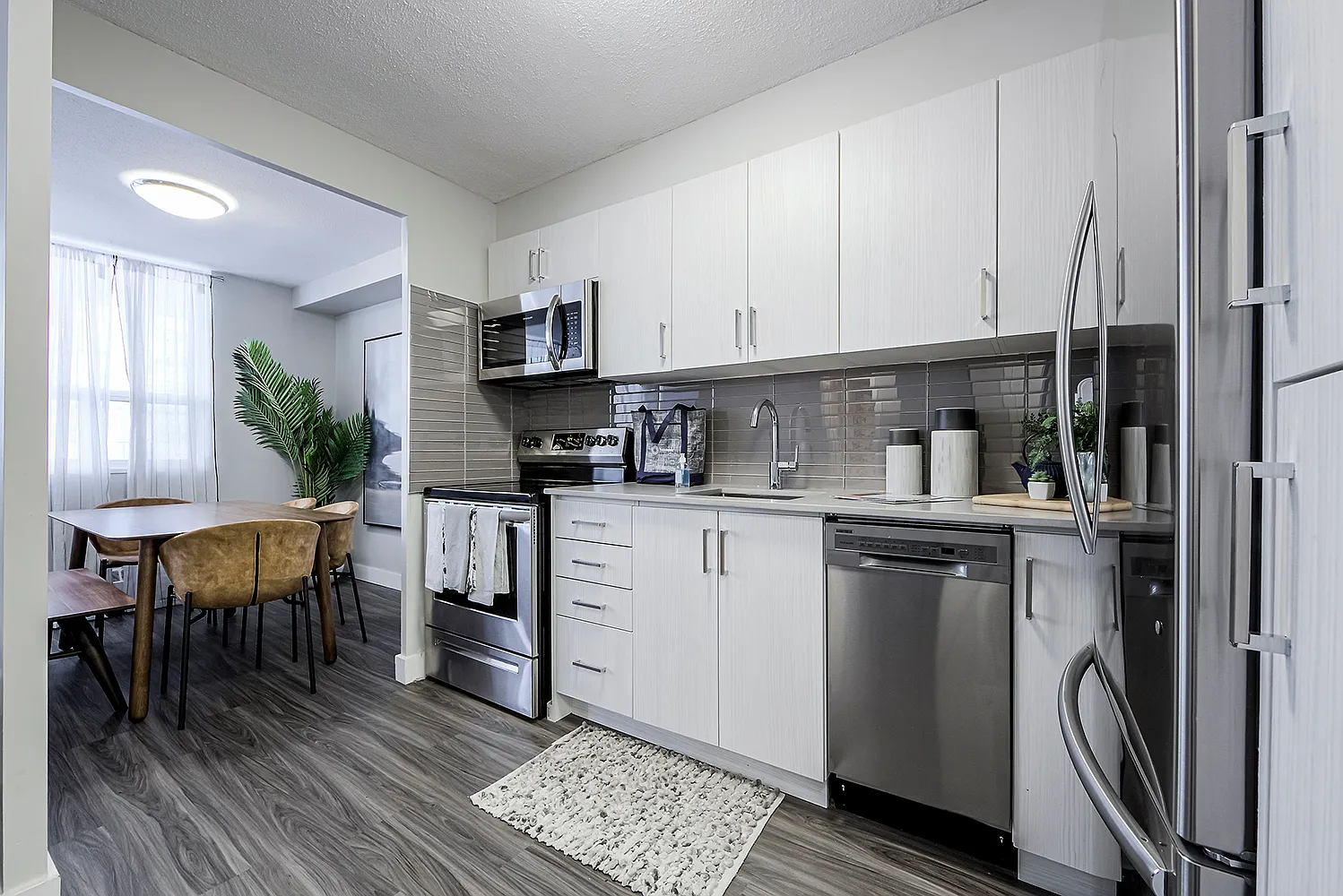 100 Gowan Avenue Toronto — Photo 1