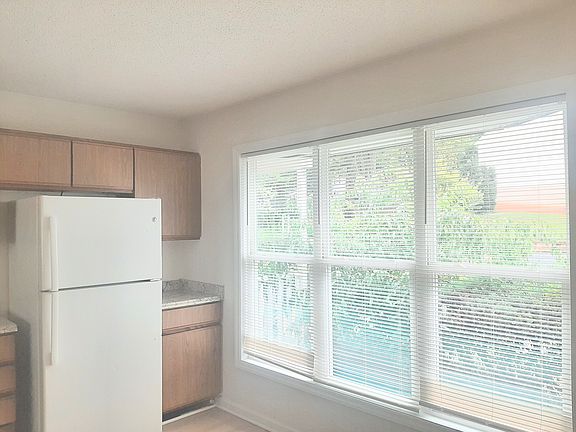 3rd image of 5 Grove Park Rd