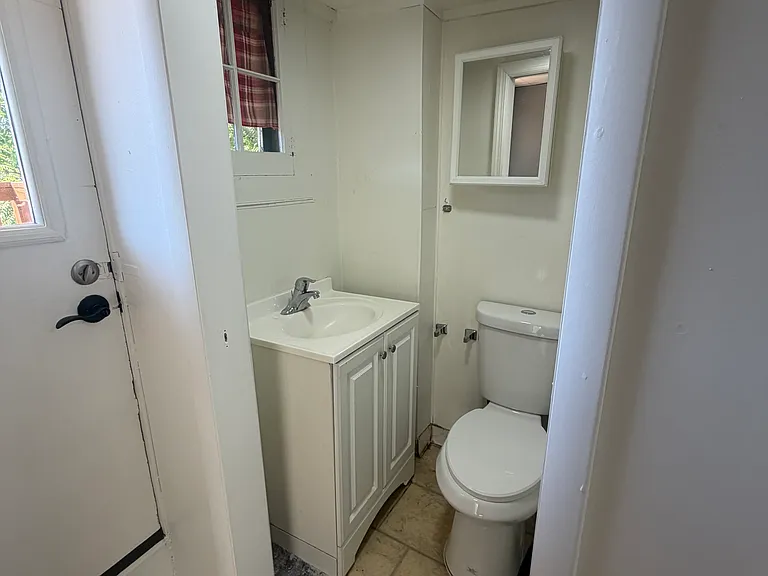 31-33 E Johnston St #3 — Photo 5