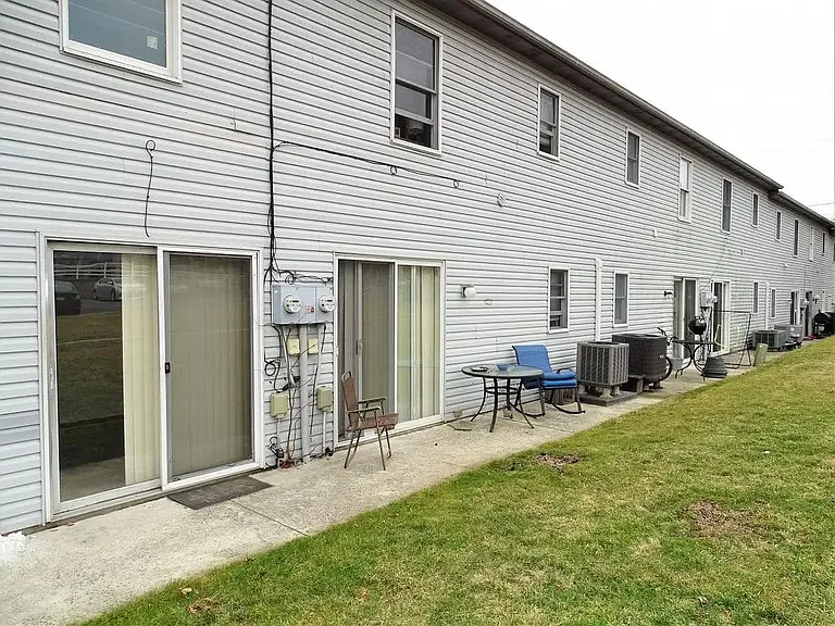 219 N Market St #106 — Photo 15
