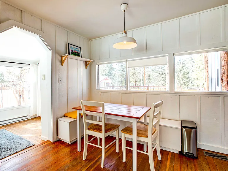 506 N Fairview St — Photo 9