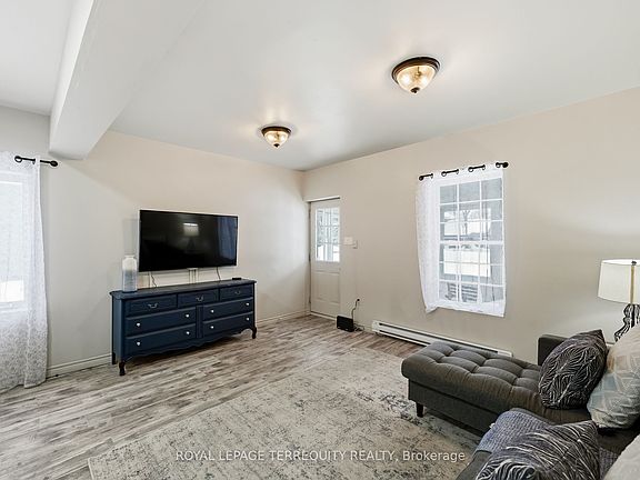 5th image of 39 Raglan St S