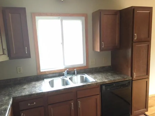 3554 Independence Ave N — Photo 12