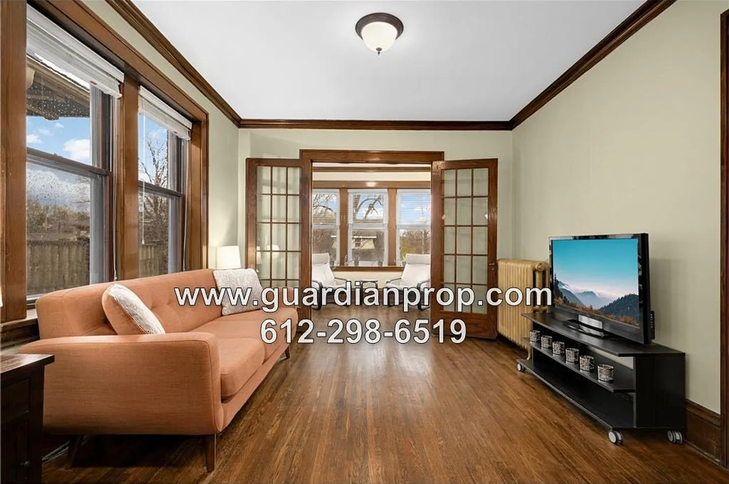 Top Floor Condo in 4Plex, Updated Kitchen & Bath, Full Dining Room, Sunroom, Parking — Photo 4
