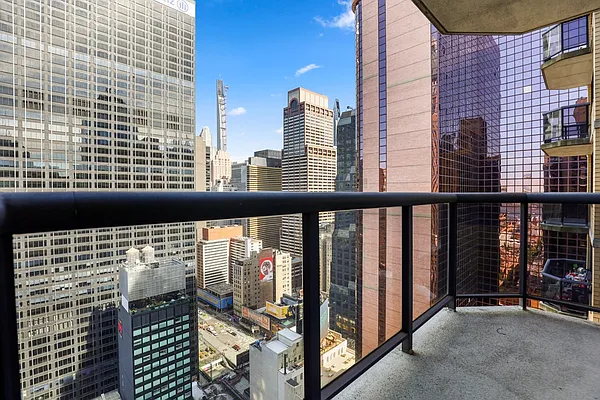 Rented by Stonehenge NYC LLC | media 2