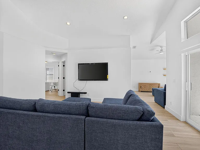 621 Anchor Point — Photo 34