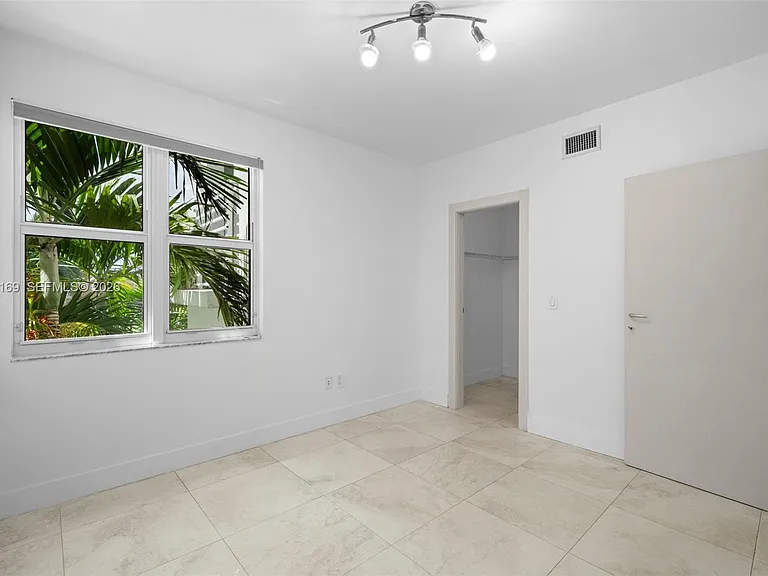 7918 Harbor Island Dr #311 — Photo 16