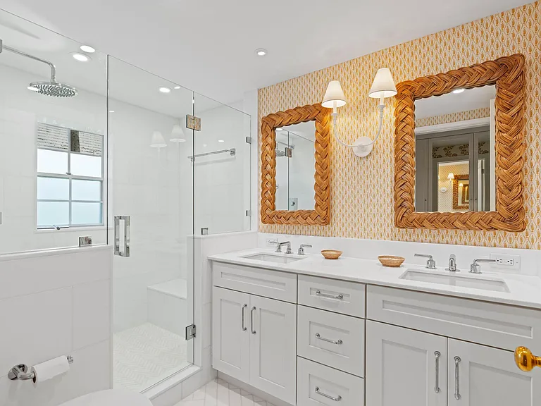 142 Peruvian Ave #1020 — Photo 13