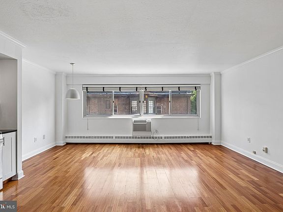 2nd image of 2101 Chestnut St Unit 408
