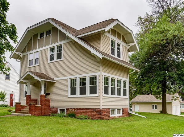 505 W M St, Forest City, IA 50436
