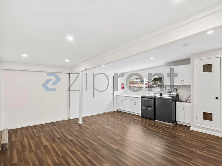2601 Fordham St — Photo 16
