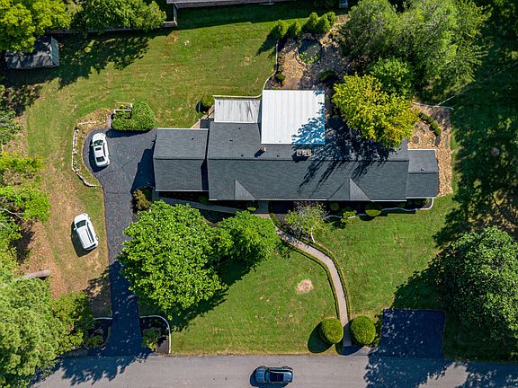 3rd image of 200 Valley Rd