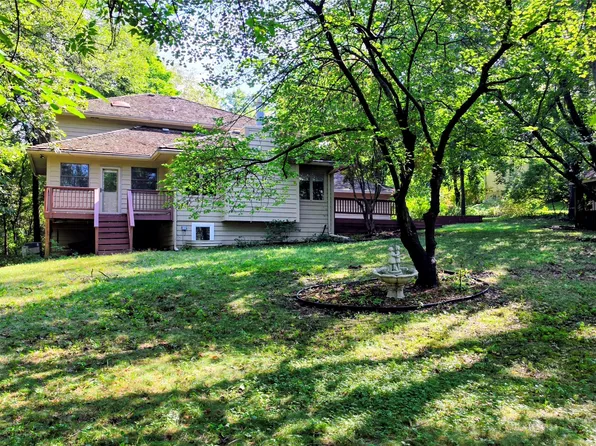 1613 Thornwood Rd, West Des Moines, IA 50265
