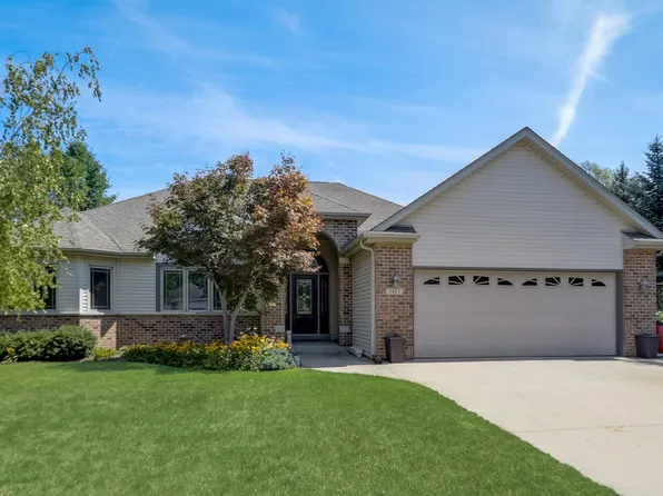 8465 Northview Dr, Pleasant Prairie, WI 53158
