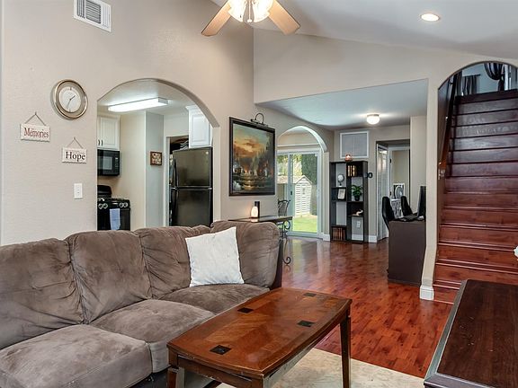 5th image of 802 Bright Ct