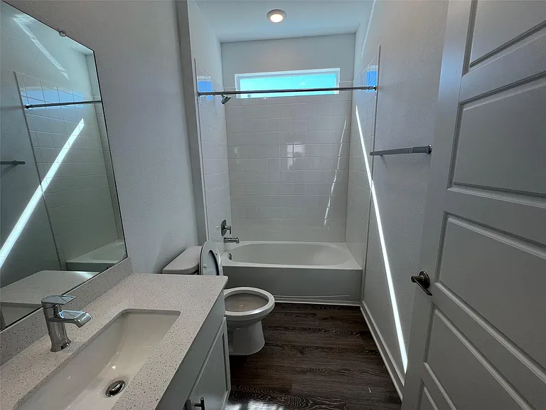13820 Lubeck Dr — Photo 10