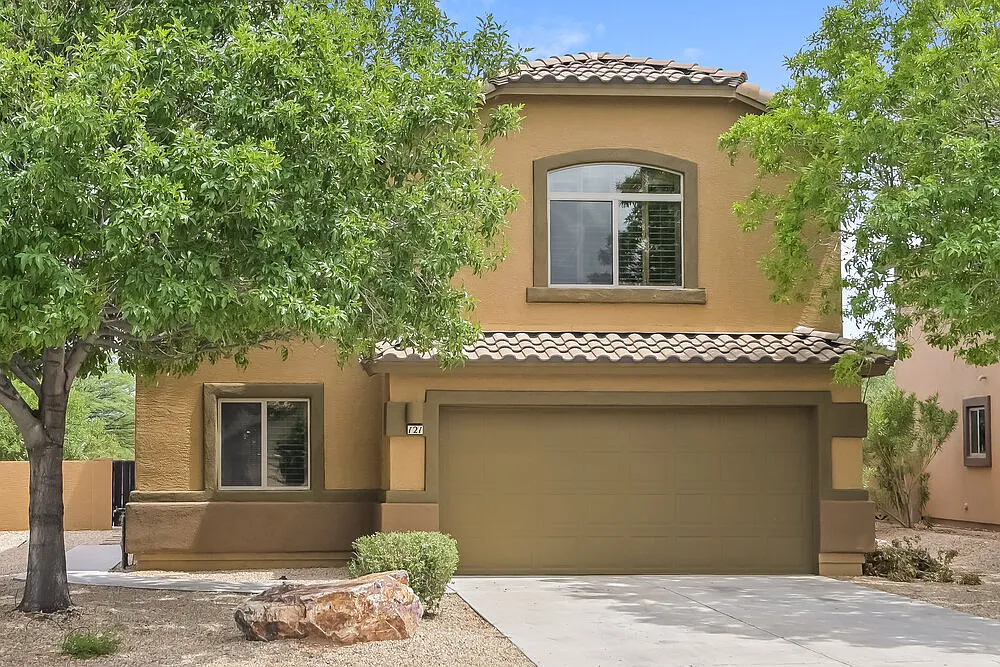 4 bed, 2.5 bath, 2179 sqft, $2,105 — Photo 1