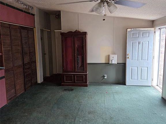 4th image of 300 Casey Rd