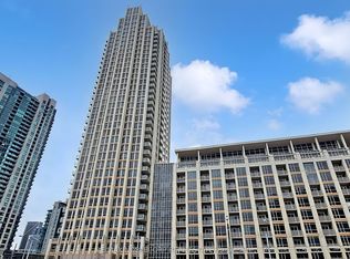 628 Fleet St #722, Toronto, ON M5V 1A8