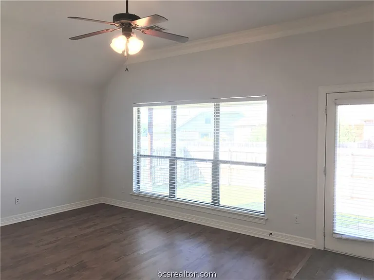 3905 Tournay Ln — Photo 11