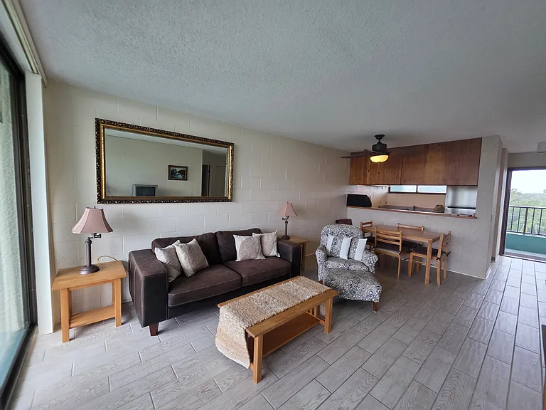 1875 Kalanianaole St #608 — Photo 1