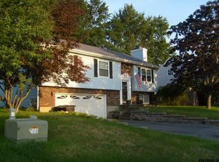 6 Manor Blvd, Troy, NY 12180