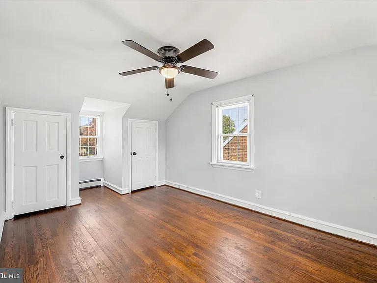 203 Commonwealth Ave — Photo 12