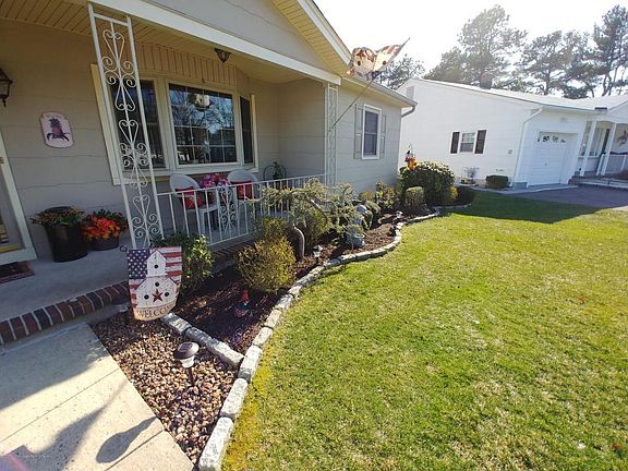 4th image of 8 Caldwell Ct